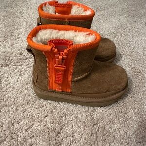 Toddler boy Uggs size 8